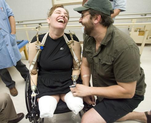 После родов женщина лишилась рук и ног