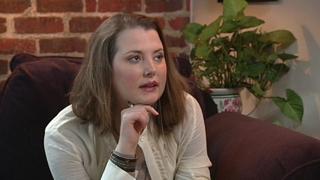 После двойной операции по пересадке рук, Линдси Эсс пришлось заново привыкать к новым рукам