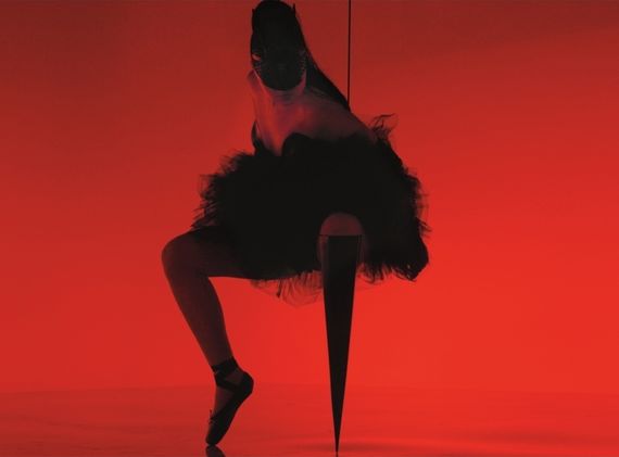 Девушка с протезом «взорвала» Интернет своим видеороликом