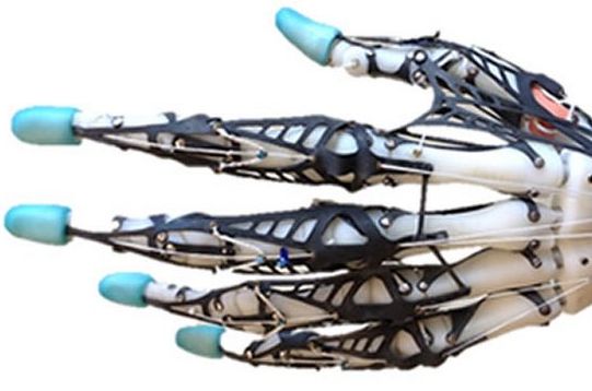 В США сделали анатомически натуральный бионический протез кисти руки