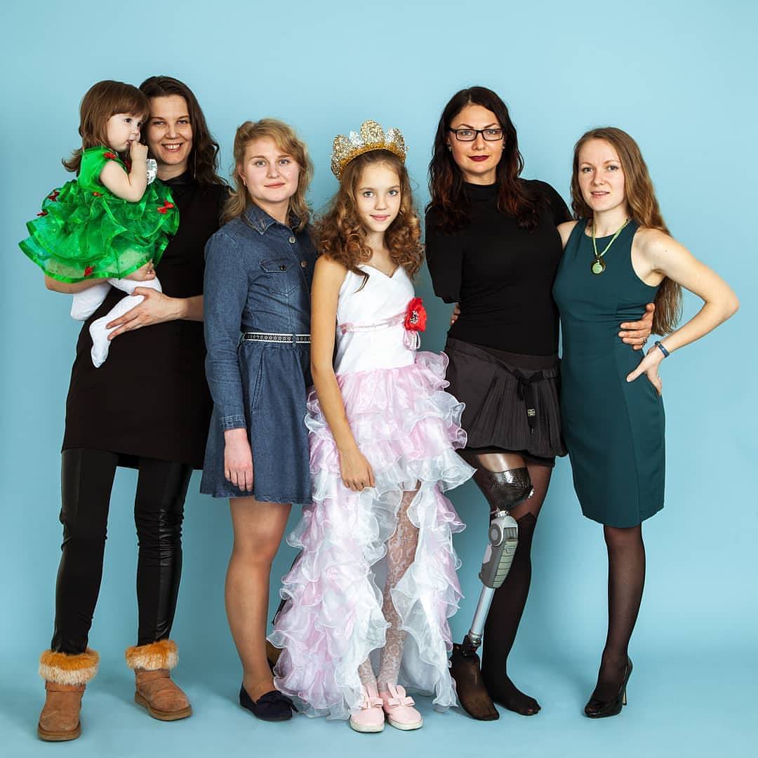 Сколько ног на фото?)))