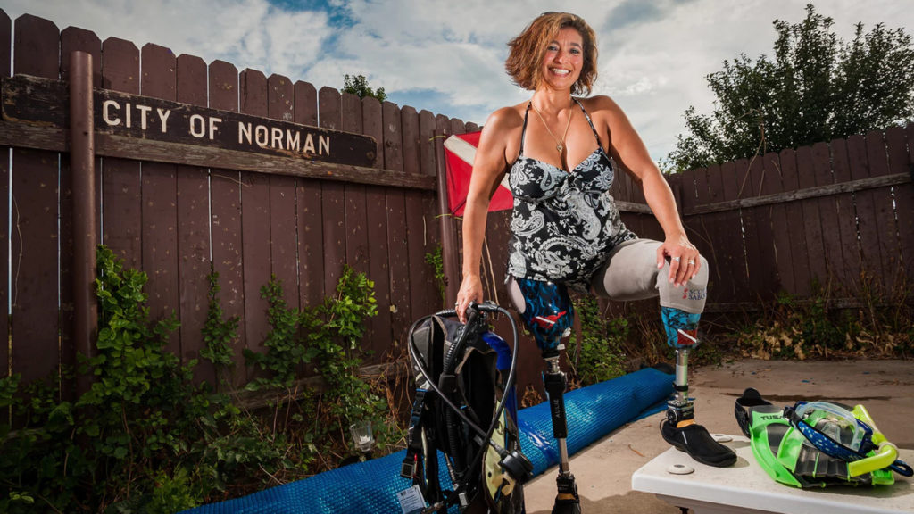 Дайвинг инструктор с ампутаций ног