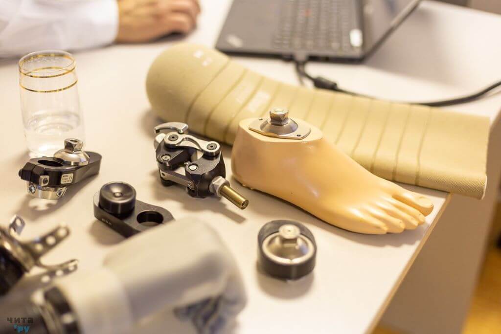 Запчасти на протез левой ноги