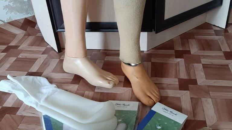Продаются два протеза (для ходьбы и плавания)