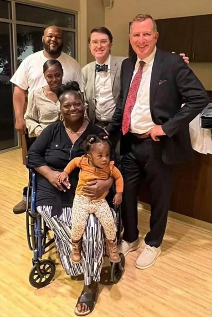 Эйприл Джонс