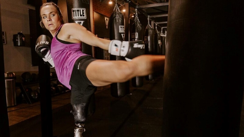 Одна нога, на которой стоит стоять