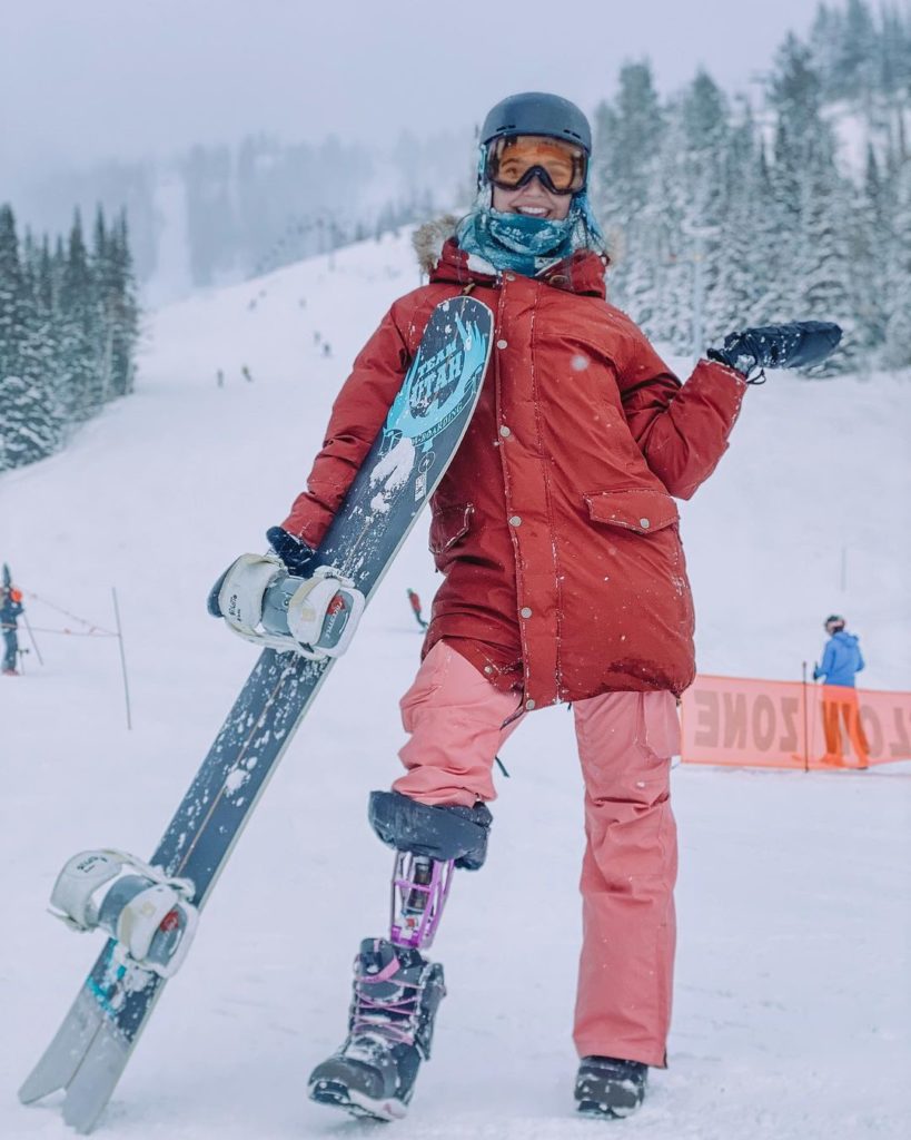 Бренна Хакаби - 25-летняя двукратная чемпионка Паралимпийских игр по сноуборду 