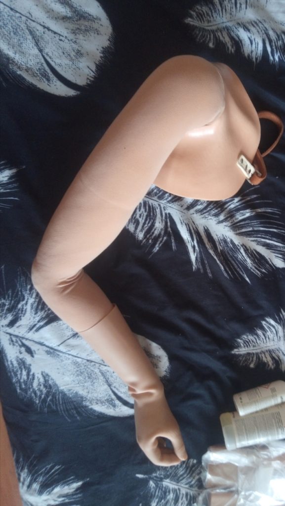 Продам протез правой руки