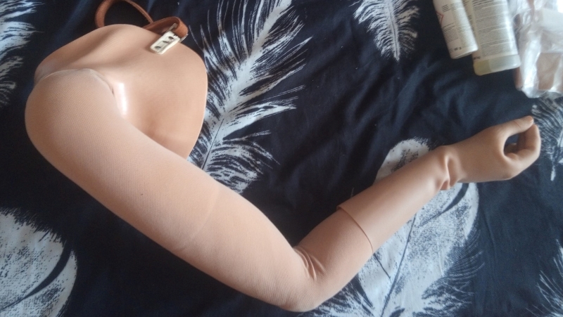 Протез правой руки