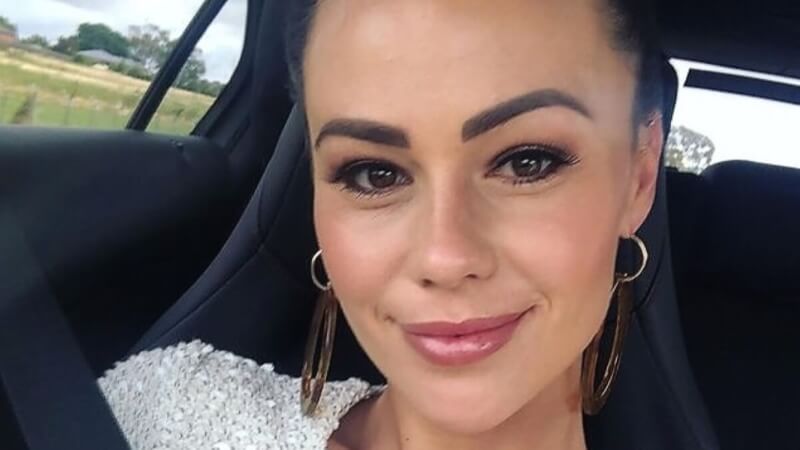 Певица Келли Картрайт