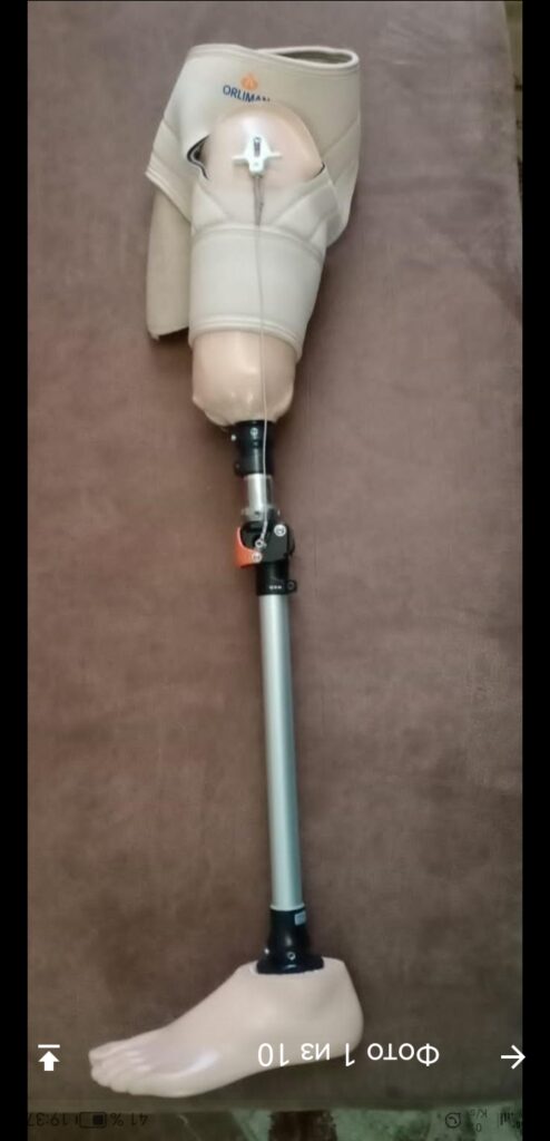 Протез левой ноги