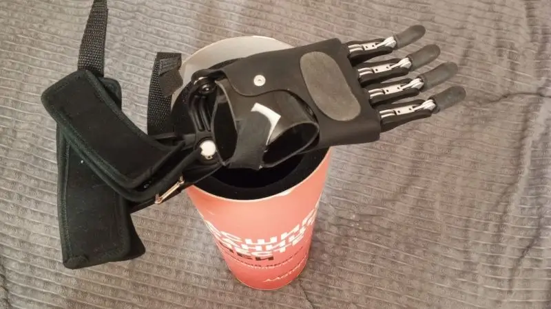 Протез кисти