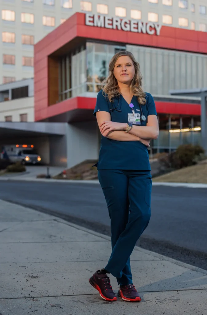 Ханна доказывает, что протез не мешает спасать жизни