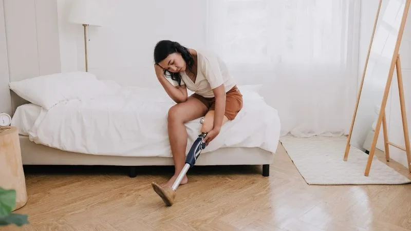 Можно ли спать с протезом ноги?