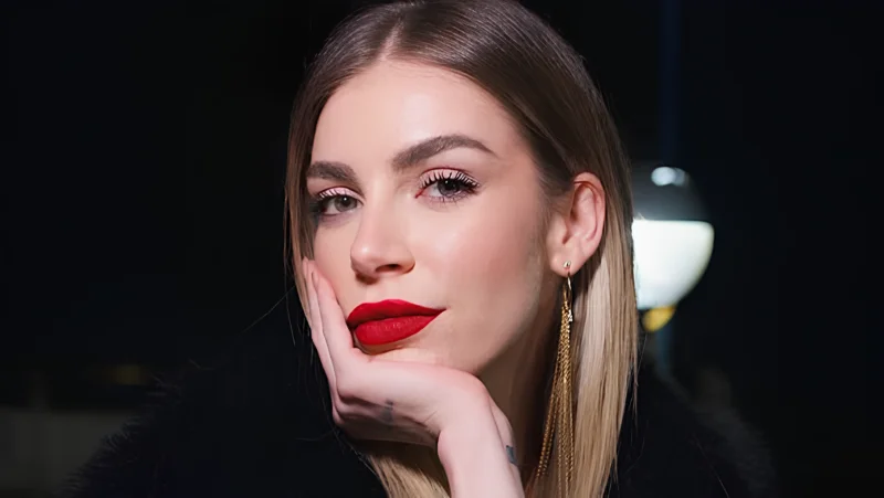 Нина Рима — бионическая модель